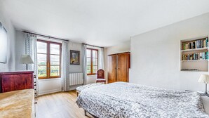3 bedrooms, WiFi (free)