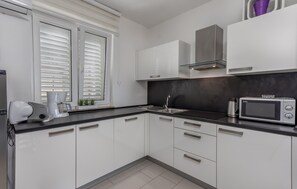 Kühlschrank, Herdplatte, Geschirrspüler