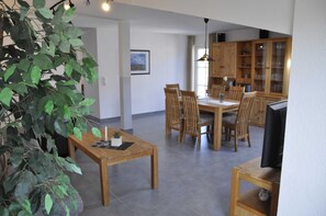 Dining - House Windrose - Apartment 5 (Binz)