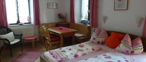 1 室のベッドルーム、WiFi、ベッドシーツ