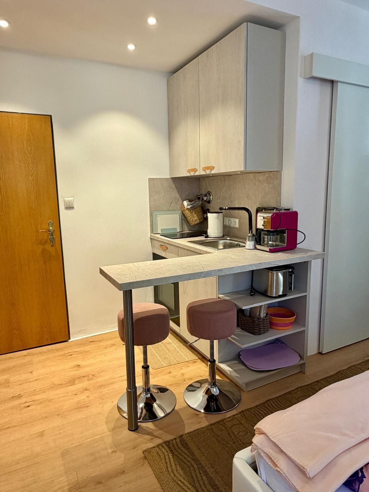 Kühlschrank, Ofen, Wasserkocher, Toaster