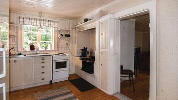 Fridge, stovetop, coffee/tea maker, cookware/dishes/utensils
