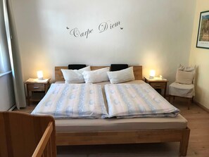 3 Schlafzimmer, Bügeleisen/Bügelbrett, Reisekinderbett, WLAN