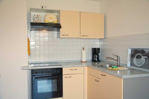 Refrigerador, microondas, horno, lavavajillas
