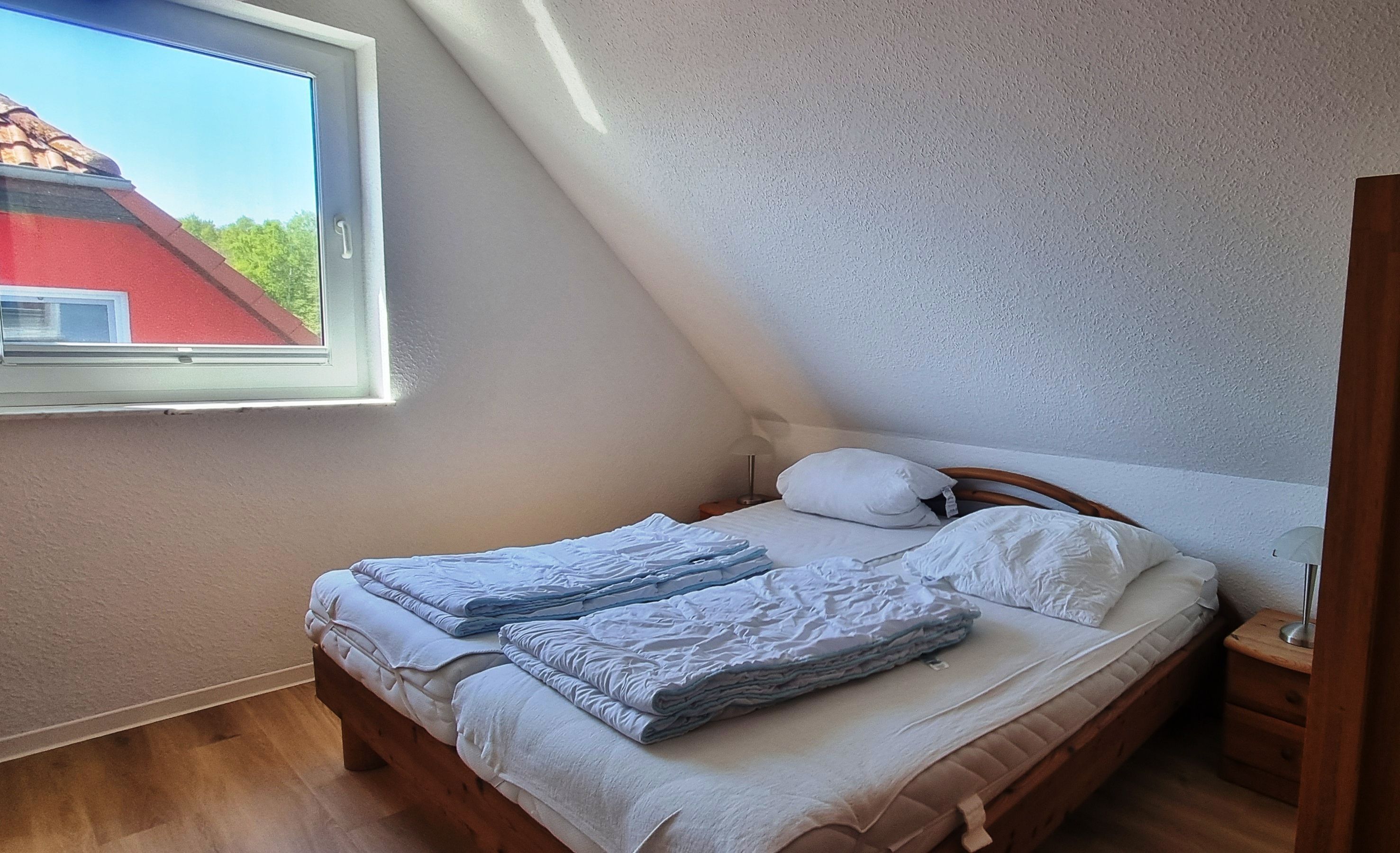 3 bedrooms, travel cot, WiFi