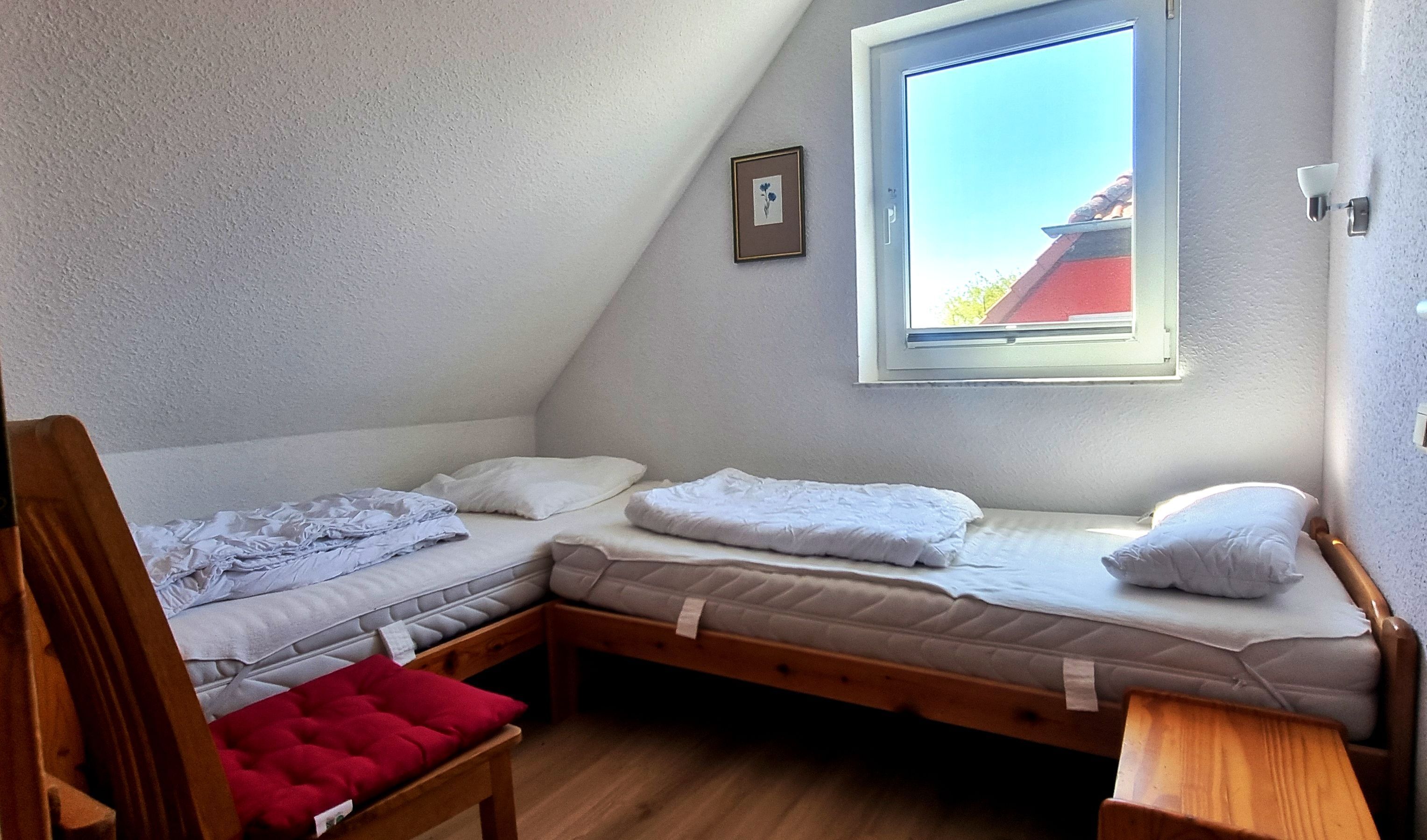 3 bedrooms, travel cot, WiFi