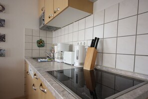Kühlschrank, Mikrowelle, Geschirrspüler