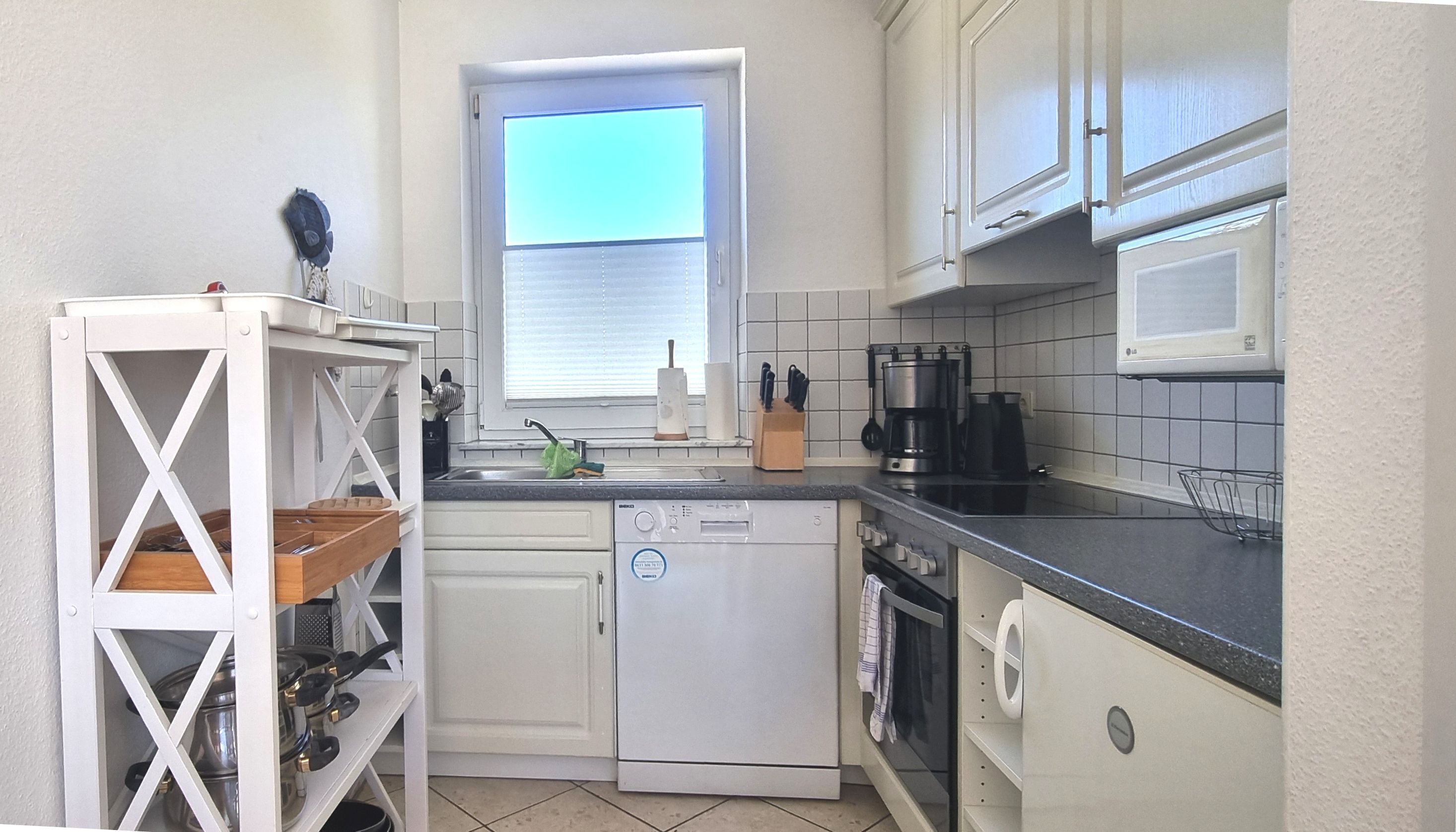Kühlschrank, Mikrowelle, Ofen, Geschirrspüler
