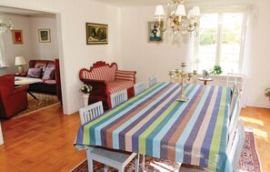 Dining - Beautiful home in Dalum with kitchen (Dalum)