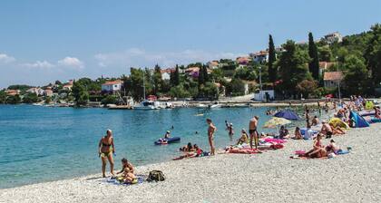 Belle maison de 3 chambres Ă Gornje.