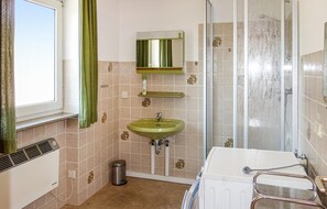 Bathtub