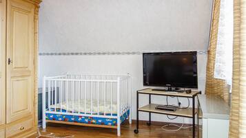 3 camere, culla da viaggio, Wi-Fi gratuito, lenzuola