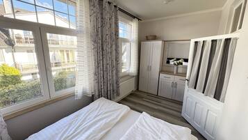 2 Schlafzimmer, Reisekinderbett, WLAN
