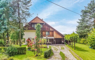 Beautiful home in Mogilany with WiFi