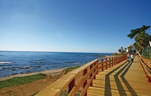 Vlak bij het strand, vissen