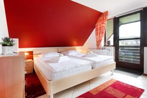 3 chambres, coffres-forts dans les chambres, fer et planche à repasser