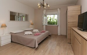 2 bedrooms, in-room safe, travel crib, free WiFi - 2 bedroom gorgeous home in Gata (Gata)