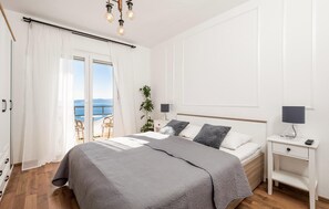 4 عدّة غرف نوم وواي فاي مجانًا وملاءات أسرّة