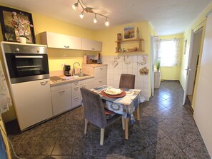 Unclassified image, 5 of 19, button