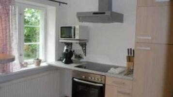 Réfrigérateur, micro-ondes, four, lave-vaisselle