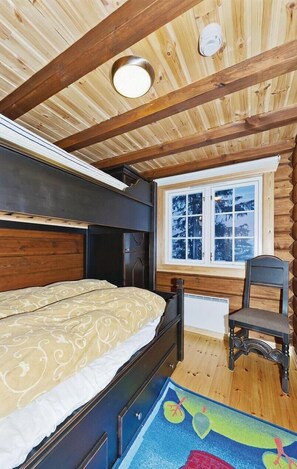 3 bedrooms, travel crib, free WiFi