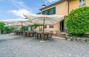 Outdoor dining - Pet friendly apartment (S.Martino in Colle LU)