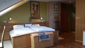 2 Schlafzimmer, Schreibtisch, Reisekinderbett, WLAN