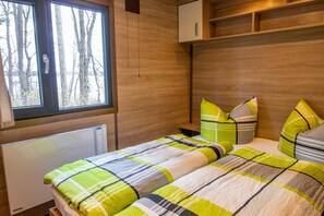 3 bedrooms, travel crib, WiFi