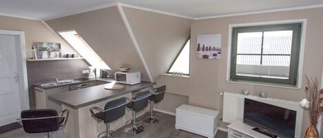 Fridge, microwave, dishwasher, highchair