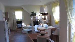 Unclassified image, 2 of 11, button