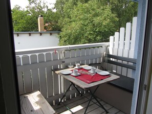 Unclassified image, 3 of 11, button