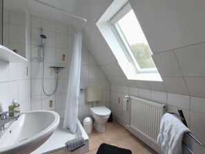 Haartrockner, Handtücher, Seife