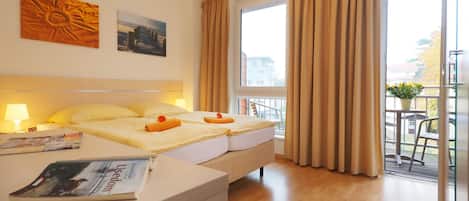 2 bedrooms, travel crib, WiFi