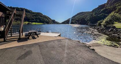 Amazing home in Farsund with WiFi