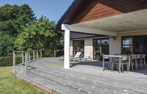 Outdoor dining - 4 bedroom beautiful home in Humble (Humble)