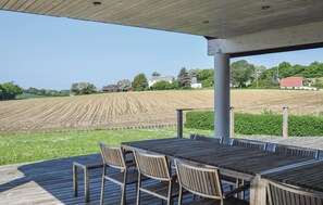 Outdoor dining - 4 bedroom beautiful home in Humble (Humble)