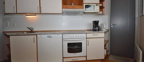 Kühlschrank, Herdplatte, Geschirrspüler