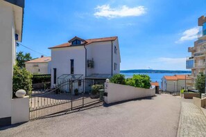 Exterior - Studio with communal pool and balcony (Crikvenica)