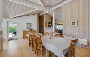 Dining - Stunning home in Væggerløse with sauna (Væggerløse)