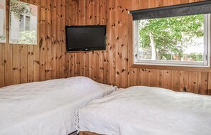 3 bedrooms, travel crib, free WiFi