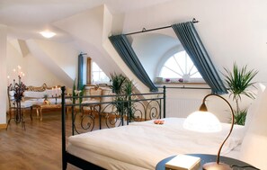 17 bedrooms, travel cot, free WiFi, bed sheets - Stunning home in Uckerland Ot Lübbenow (Uckerland Ot Lübbenow)