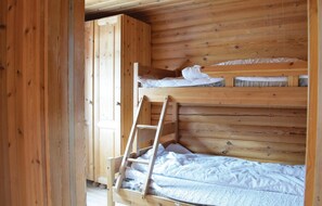 2 bedrooms, bed sheets