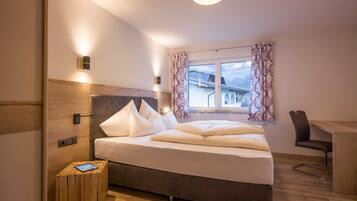 2 chambres, coffres-forts dans les chambres, Wi-Fi, draps fournis