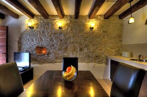 Interior - Holiday home with outdoor pool and satellite TV (Buzet)