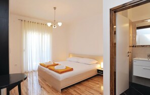 5 Schlafzimmer, Reisekinderbett, kostenloses WLAN, Bettwäsche