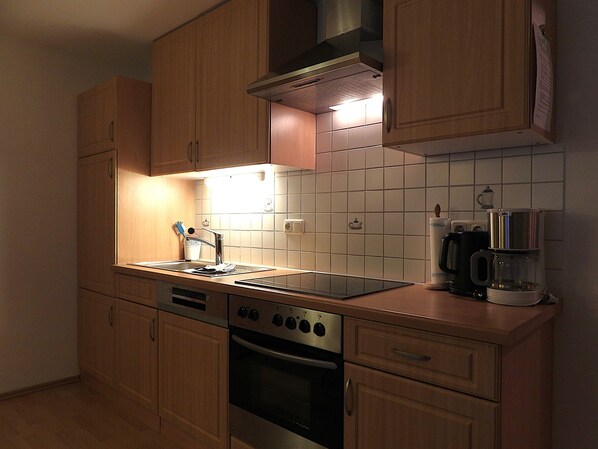 Frigorifero, forno, lavastoviglie, macchina per tè/caffè