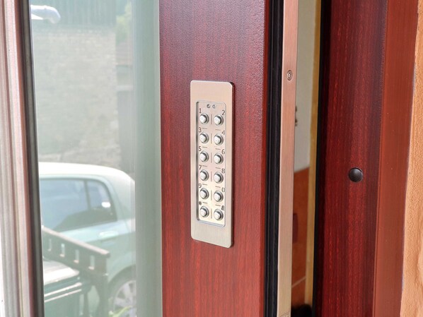 Unclassified image, 1 of 24, button