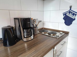 Kühlschrank, Mikrowelle, Geschirrspüler