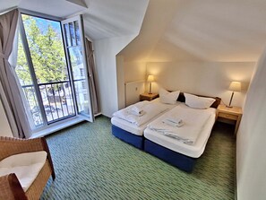 2 Schlafzimmer, Reisekinderbett, WLAN, Bettwäsche