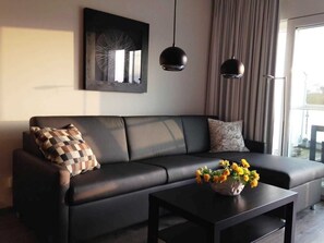 Unclassified image, 3 of 11, button